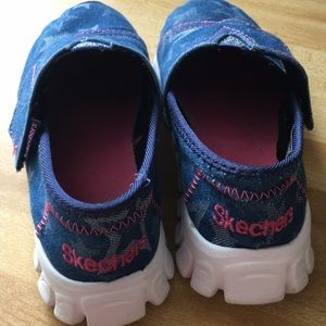 Sketchers Go Run Shoes